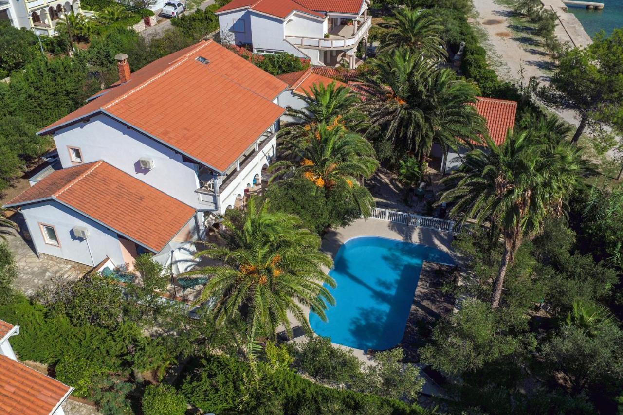 Beach Boy & Pool Girl Apartments วีร์ ภายนอก รูปภาพ